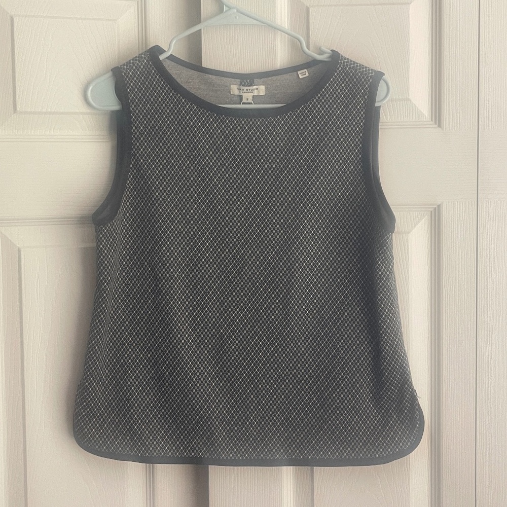 NWT Max Studio women's  B&W Geometric Tank Top w/ Faux black leather trim.  #428